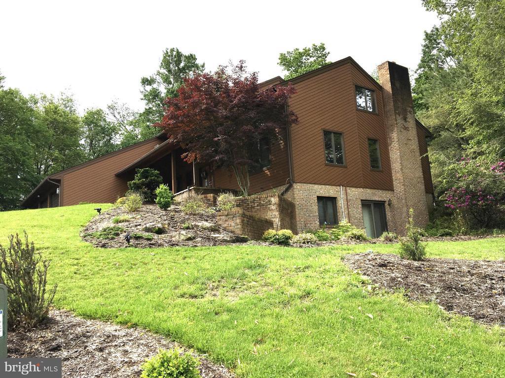 Bedford, Pennsylvania, 15522, United States, 5 Bedrooms Bedrooms, ,4 BathroomsBathrooms,Residential,For Sale,1837562