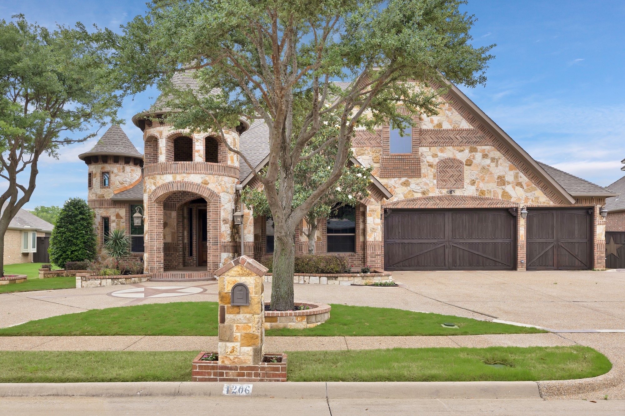 Mansfield, Texas, 76063, United States, 5 Bedrooms Bedrooms, ,5 BathroomsBathrooms,Residential,For Sale,1796537