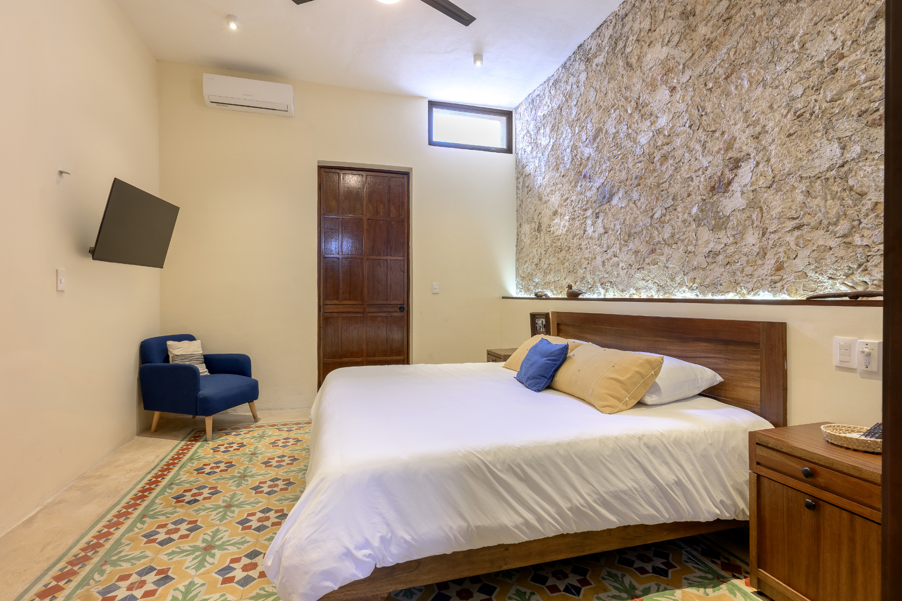  Private Colonial Oasis - 物件實景