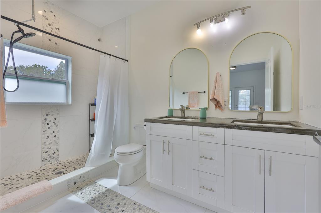 Seffner, Florida, 33584, United States, 3 Bedrooms Bedrooms, ,3 BathroomsBathrooms,Residential,For Sale,1978869