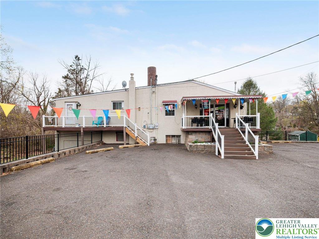 Lower Milford Twp, Pennsylvania, 18036, United States, 2 Bedrooms Bedrooms, ,3 BathroomsBathrooms,Residential,For Sale,1988834