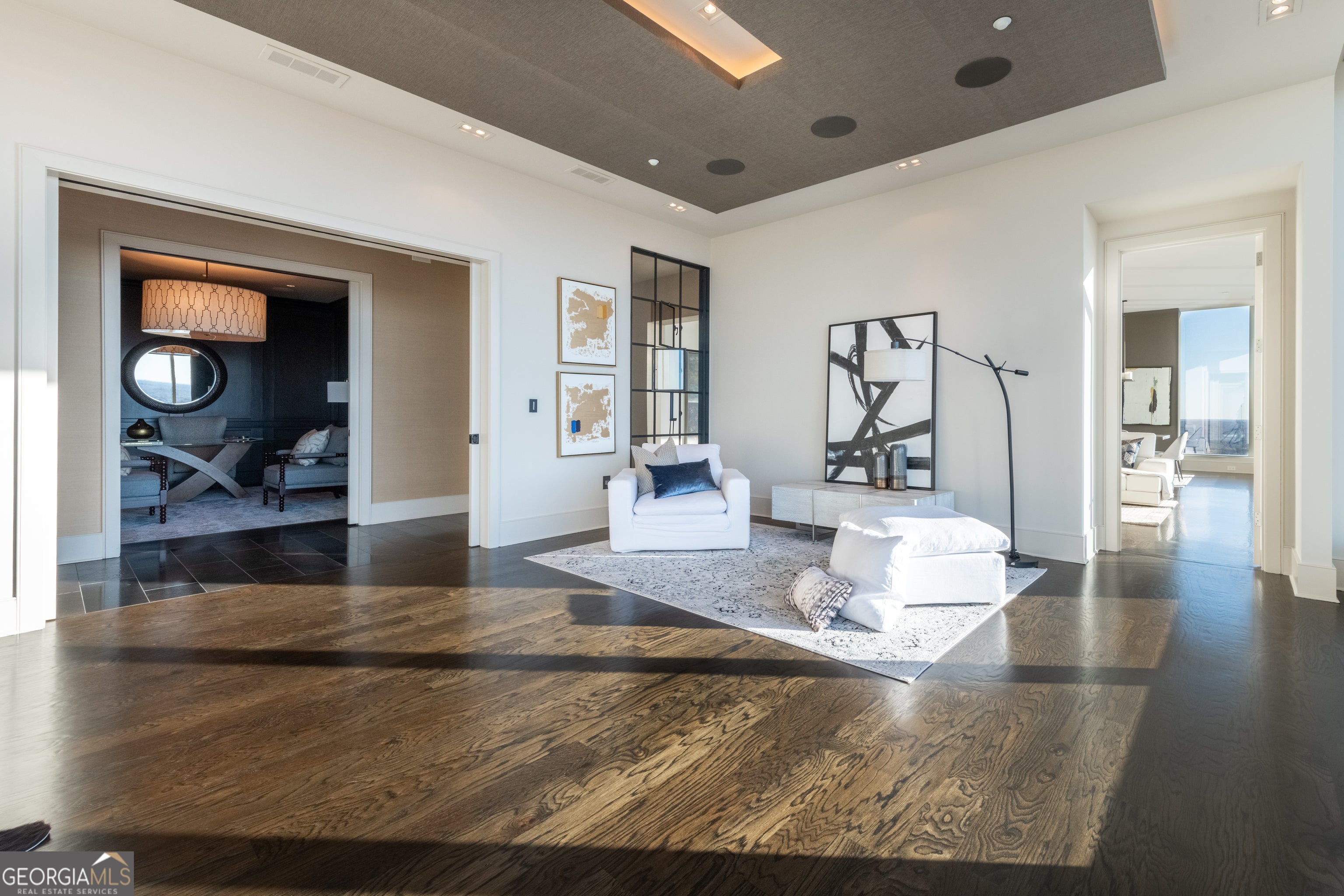 Atlanta, Georgia, 30326, United States, 3 Bedrooms Bedrooms, ,4 BathroomsBathrooms,Residential,For Sale,1858951