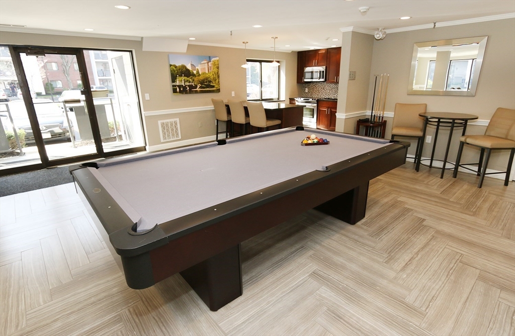 Medford, Massachusetts, 02155, United States, 2 Bedrooms Bedrooms, ,2 BathroomsBathrooms,Residential,For Sale,1939761