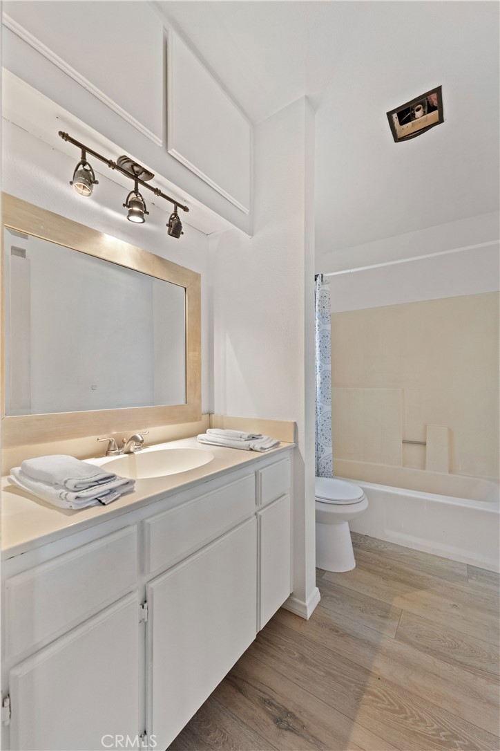 Mission Viejo, California, 92691, United States, 2 Bedrooms Bedrooms, ,2 BathroomsBathrooms,Residential,For Sale,1934663