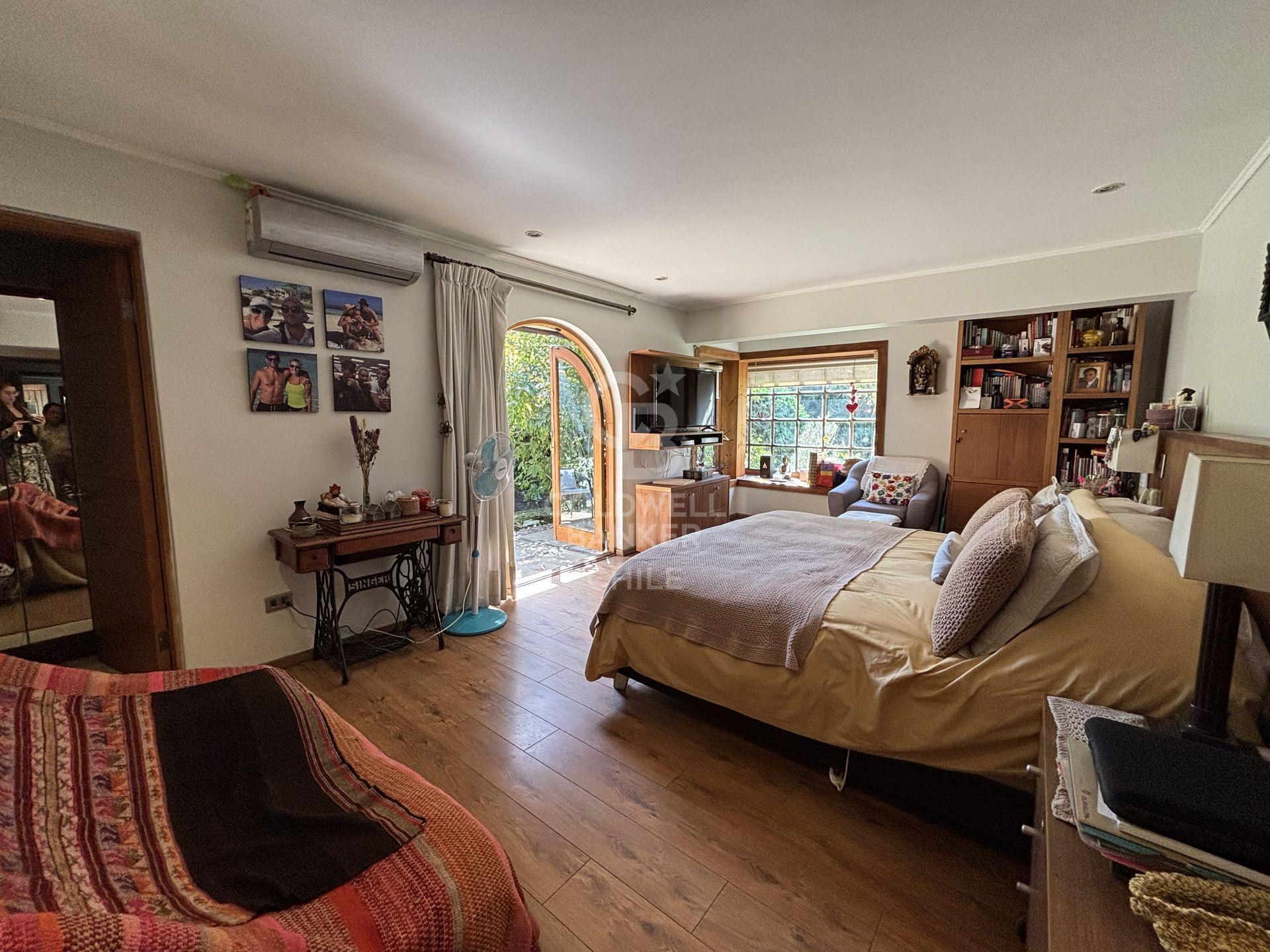 Las Condes, Chile, 5 Bedrooms Bedrooms, ,4 BathroomsBathrooms,Residential,For Sale,1751302