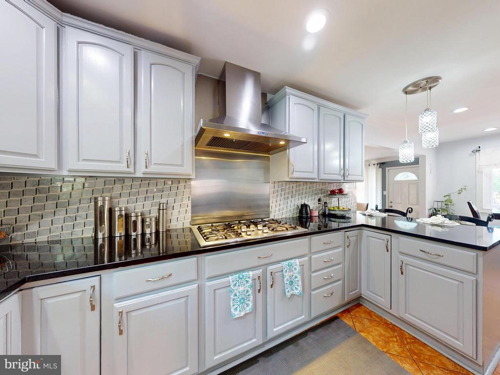 Silver Spring, Maryland, 20902, United States, 3 Bedrooms Bedrooms, ,3 BathroomsBathrooms,Residential,For Sale,1931688