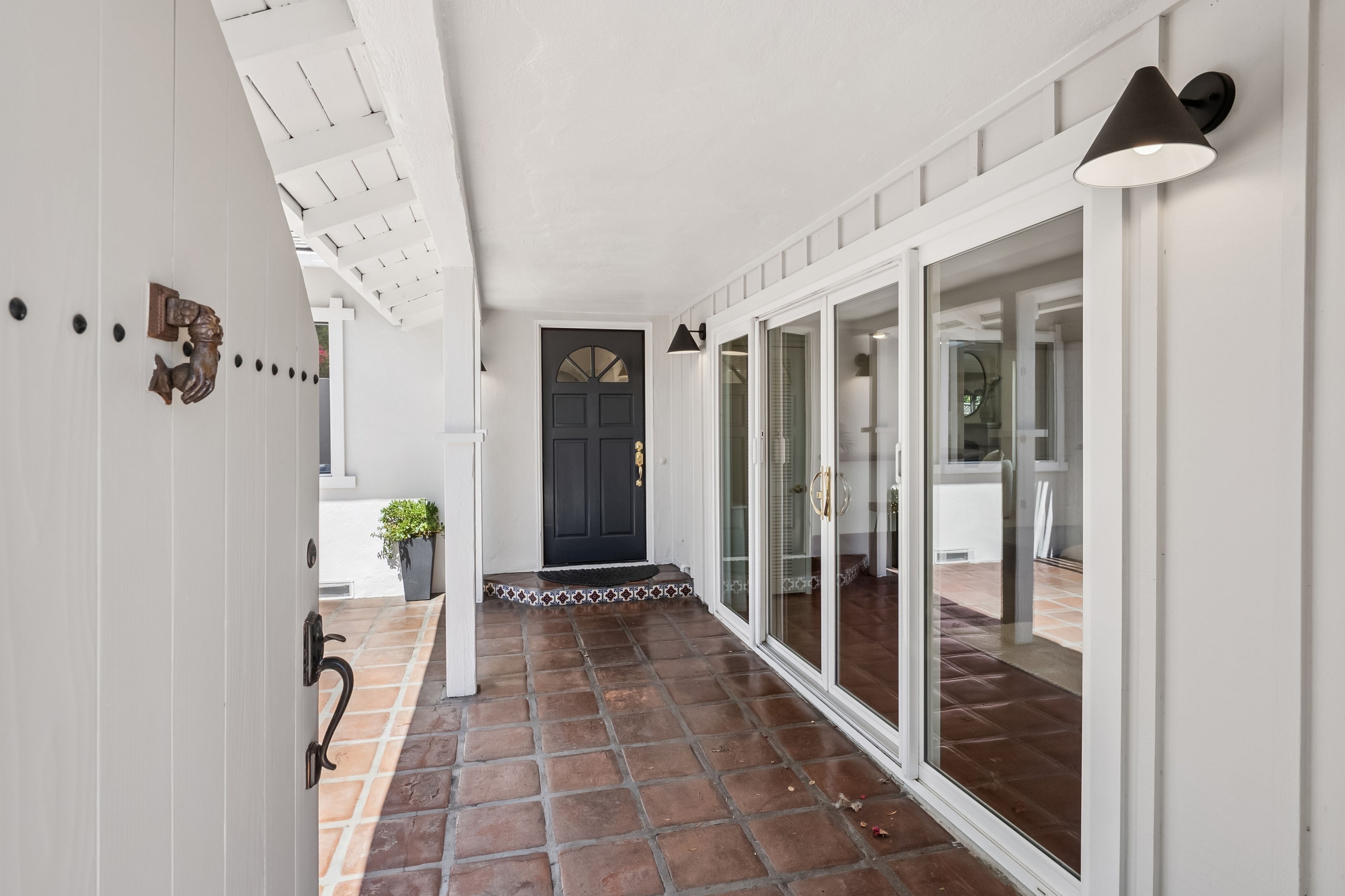  Spanish-Inspired Courtyard Retreat in Cambrian - 物件實景