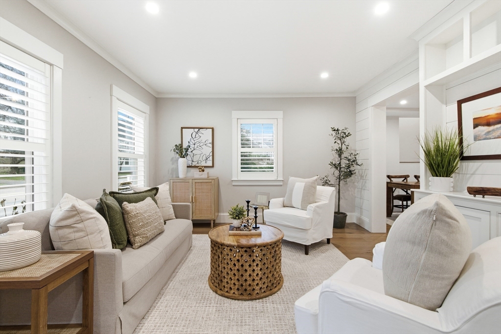 Hingham, Massachusetts, 02043, United States, 4 Bedrooms Bedrooms, ,3 BathroomsBathrooms,Residential,For Sale,1988064