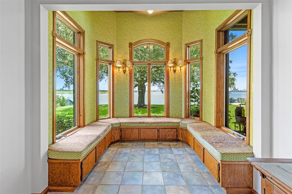 Lake Charles, Louisiana, 70605, United States, 4 Bedrooms Bedrooms, ,5 BathroomsBathrooms,Residential,For Sale,1973984