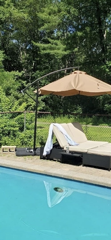 Rowley, Massachusetts, 01969, United States, 3 Bedrooms Bedrooms, ,1 BathroomBathrooms,Residential,For Sale,1988090