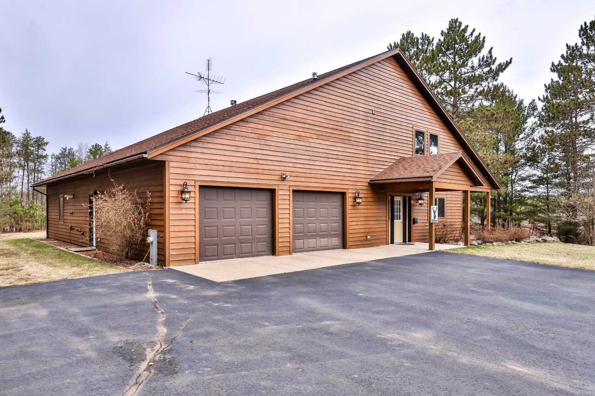 Tomahawk, Wisconsin, 54487, United States, 3 Bedrooms Bedrooms, ,3 BathroomsBathrooms,Residential,For Sale,1798272