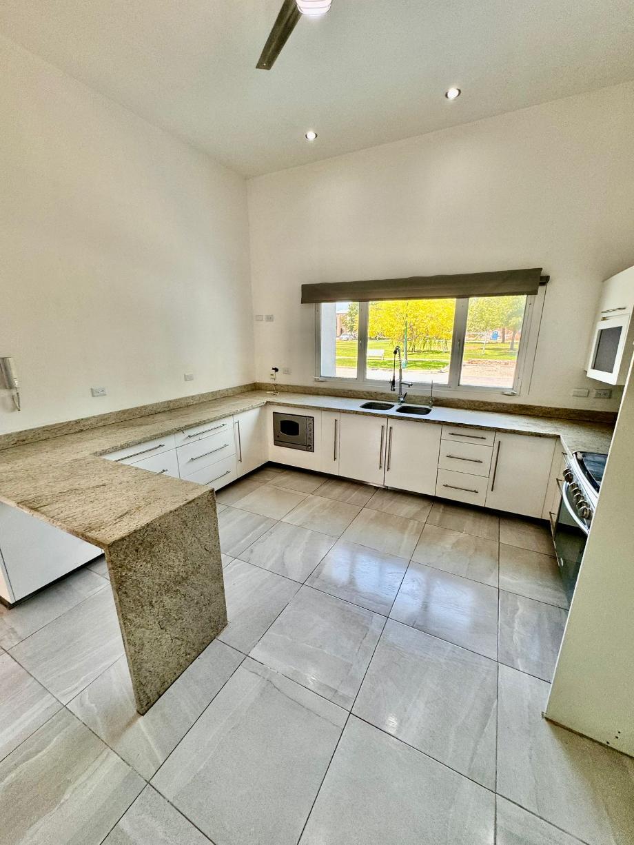 Borregos, Torreón, Coahuila de Zaragoza, 27266, Mexico, 3 Bedrooms Bedrooms, ,3 BathroomsBathrooms,Residential,For Sale,Borregos,1591532
