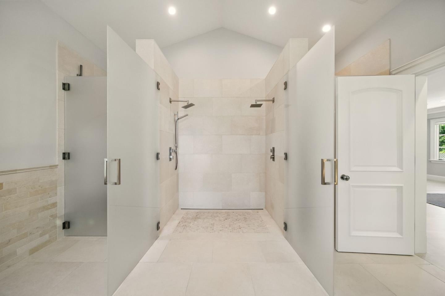 San Mateo, California, 94402, United States, 4 Bedrooms Bedrooms, ,6 BathroomsBathrooms,Residential,For Sale,1836989