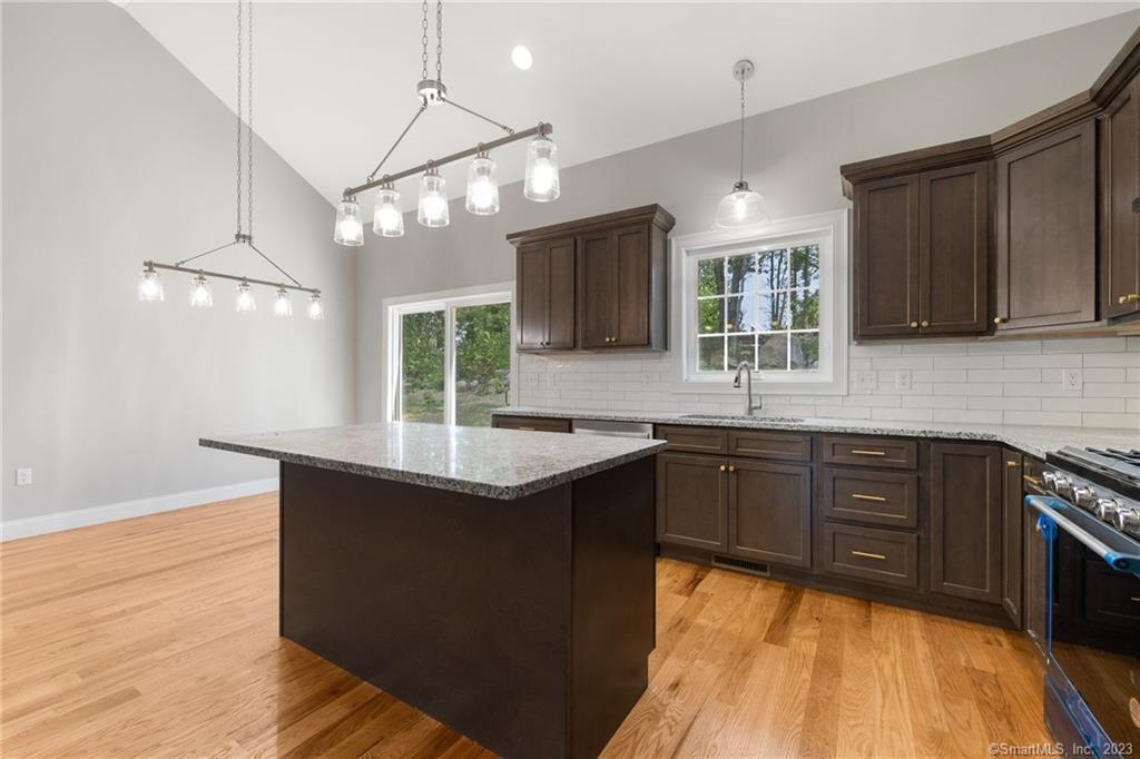 East Hampton, Connecticut, 06424, United States, 3 Bedrooms Bedrooms, ,2 BathroomsBathrooms,Residential,For Sale,1998442