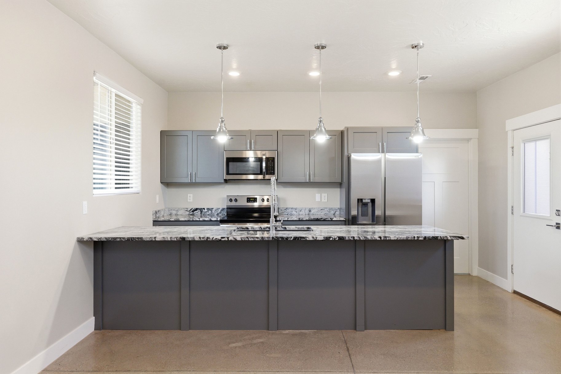  Modern Single Family Home with Easy Access to HWY 7&9 - 物件實景
