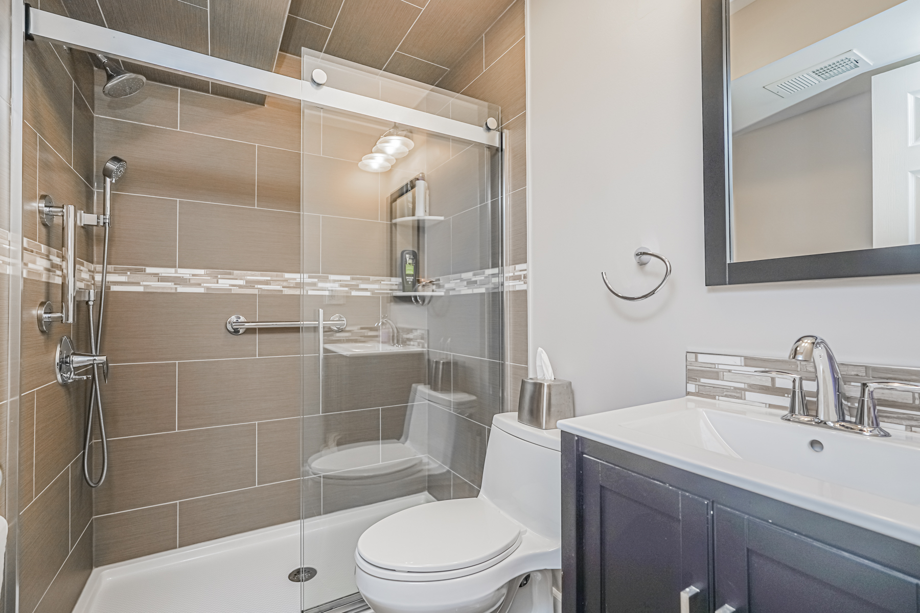 Staten Island, New York, 10309, United States, 3 Bedrooms Bedrooms, ,2 BathroomsBathrooms,Residential,For Sale,1935942