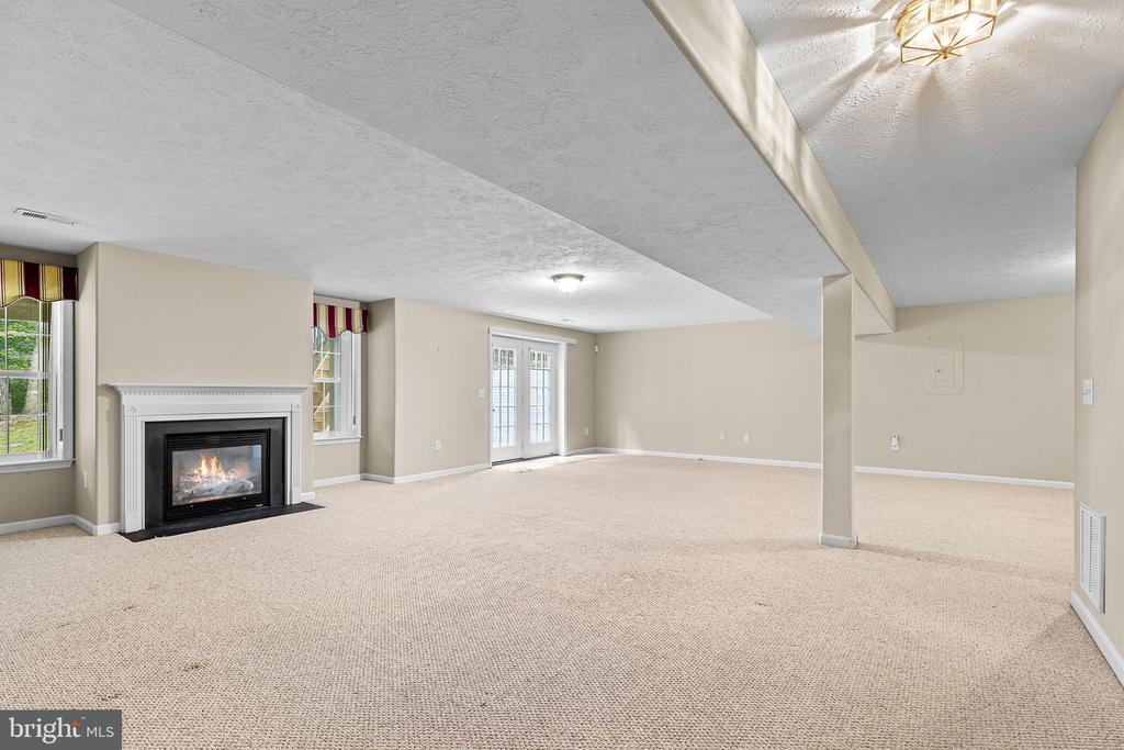 Fredericksburg, Virginia, 22401, United States, 5 Bedrooms Bedrooms, ,3 BathroomsBathrooms,Residential,For Sale,1920807