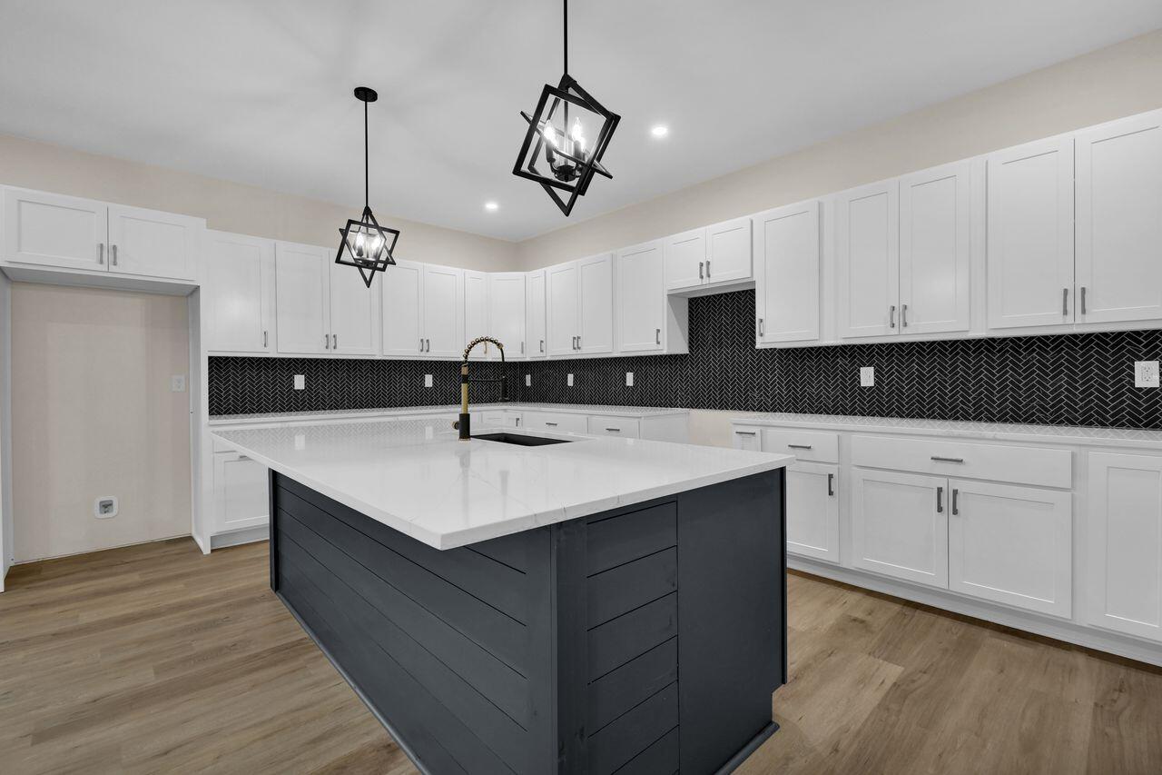 Thornville, Ohio, 43076, United States, 4 Bedrooms Bedrooms, ,4 BathroomsBathrooms,Residential,For Sale,1998970