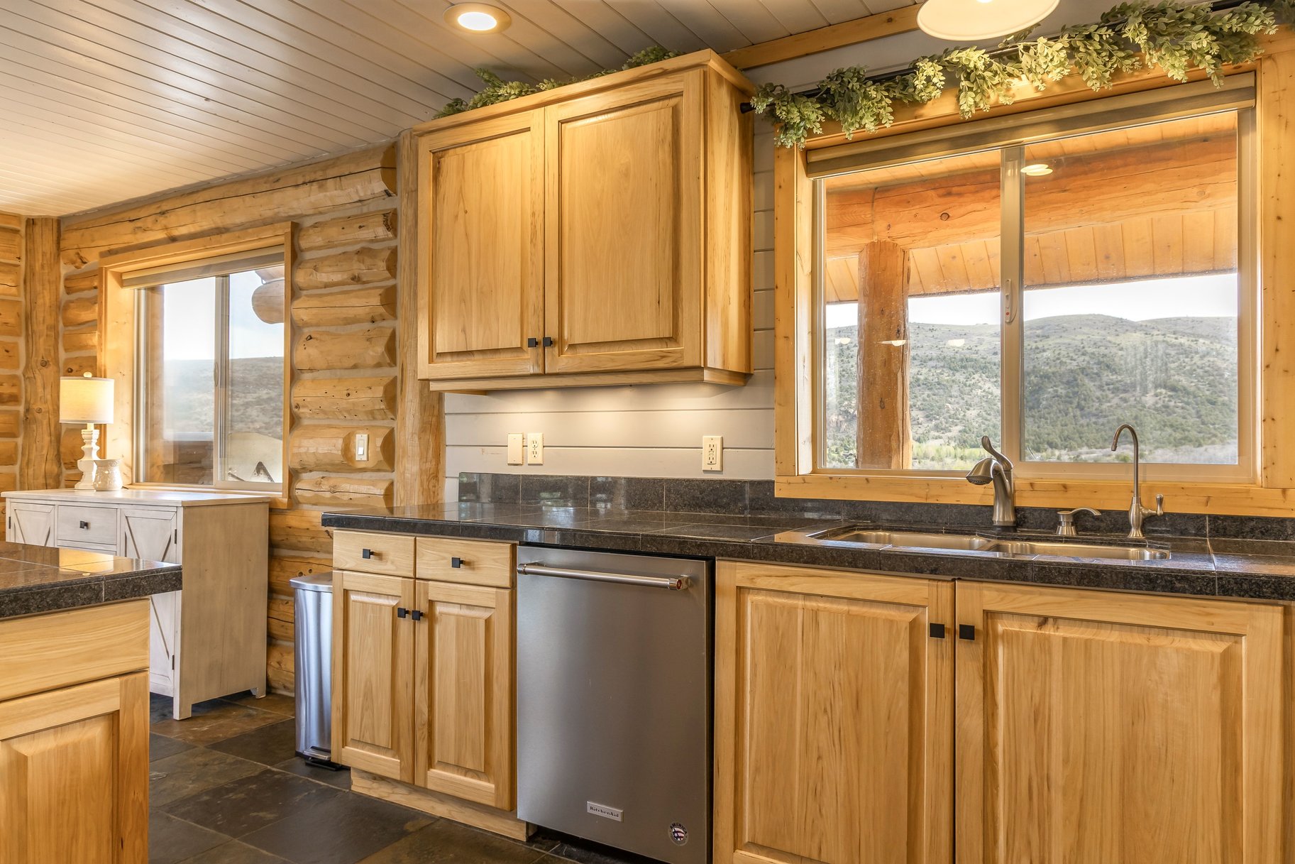  Modernized Timberlakes Cabin Home - 物件實景