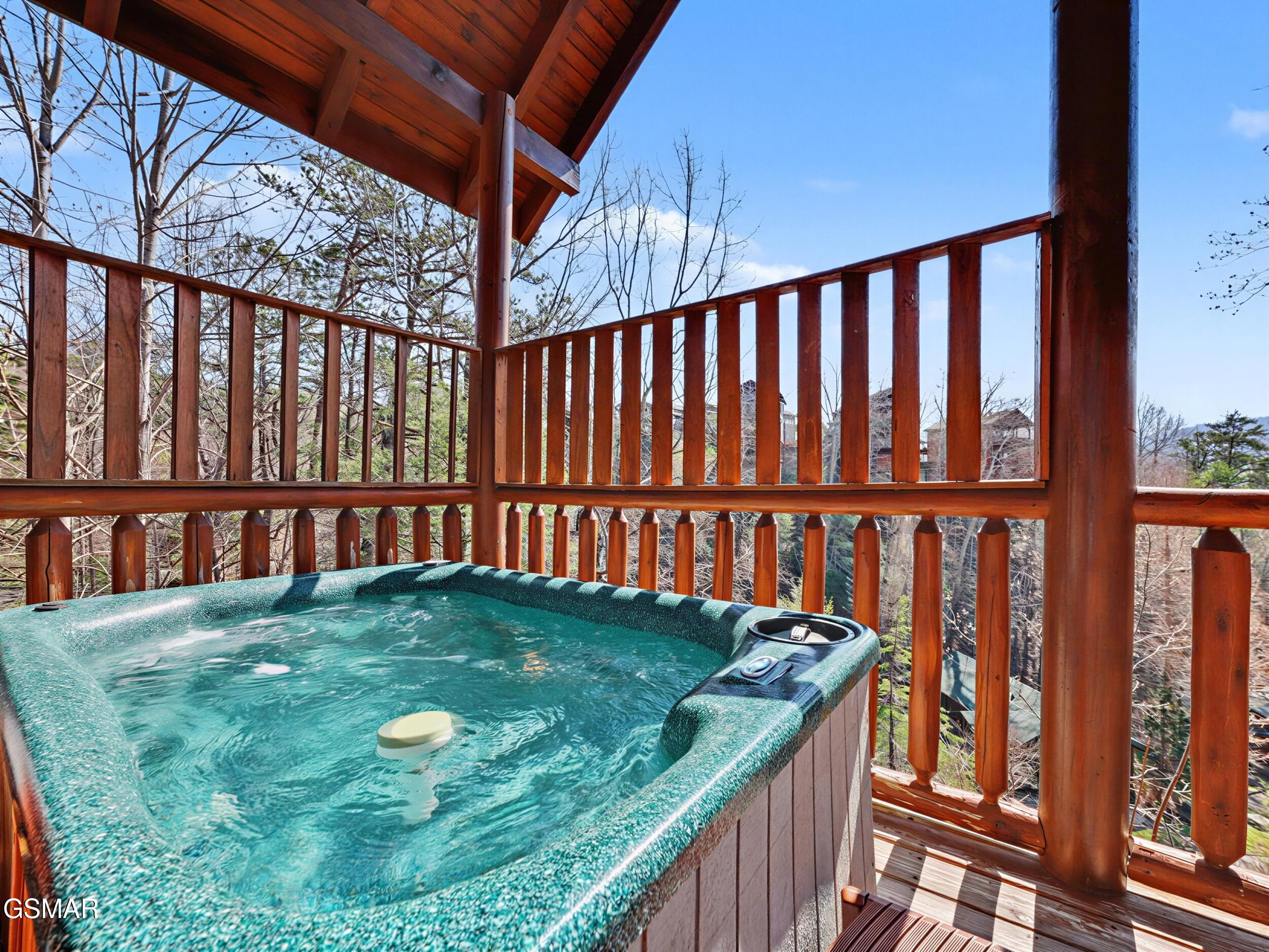 Gatlinburg, Tennessee, 37738, United States, 2 Bedrooms Bedrooms, ,3 BathroomsBathrooms,Residential,For Sale,2024380