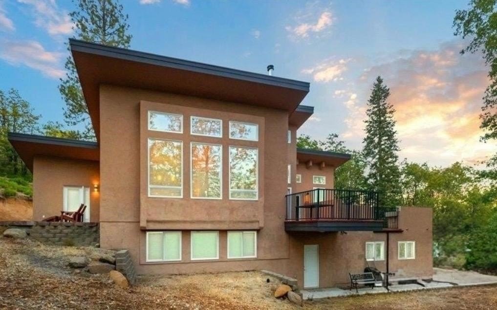 Weed, California, 96094, United States, 4 Bedrooms Bedrooms, ,3 BathroomsBathrooms,Residential,For Sale,2038321
