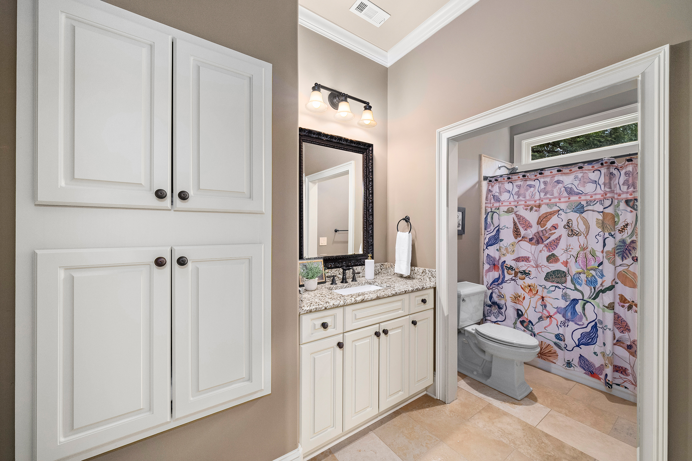  Meticulous Brick Estate Blends Timeless Architecture with Elevated Design - 物件實景