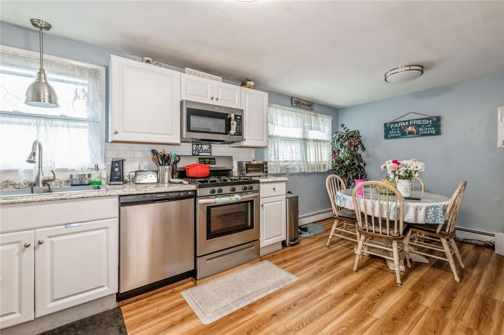 Elmont, New York, 11003, United States, 5 Bedrooms Bedrooms, ,2 BathroomsBathrooms,Residential,For Sale,1928943