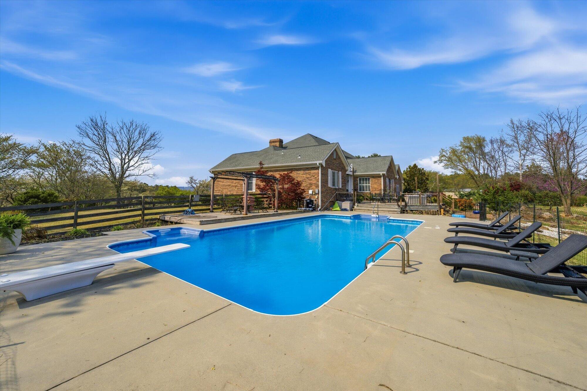 Athens, Tennessee, 37303, United States, 4 Bedrooms Bedrooms, ,4 BathroomsBathrooms,Residential,For Sale,2031458