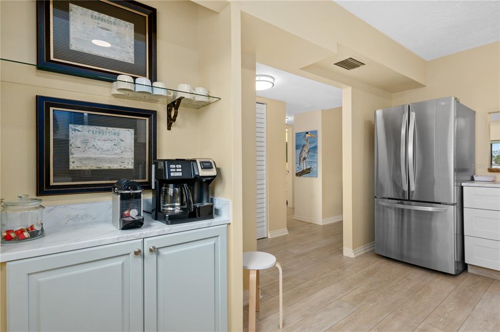 Sarasota, Florida, 34231, United States, 2 Bedrooms Bedrooms, ,2 BathroomsBathrooms,Residential,For Sale,1969119