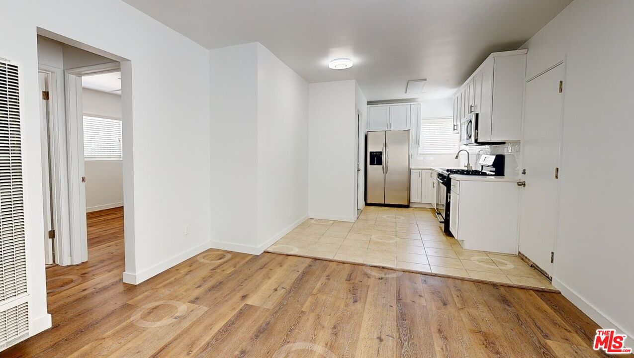 Los Angeles, California, 90066, United States, 4 Bedrooms Bedrooms, ,Residential,For Sale,1705092