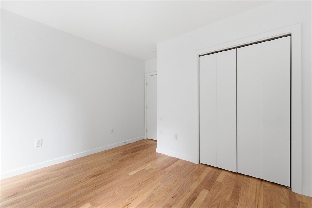 Boston, Massachusetts, 02110, United States, 2 Bedrooms Bedrooms, ,2 BathroomsBathrooms,Residential,For Sale,2048727