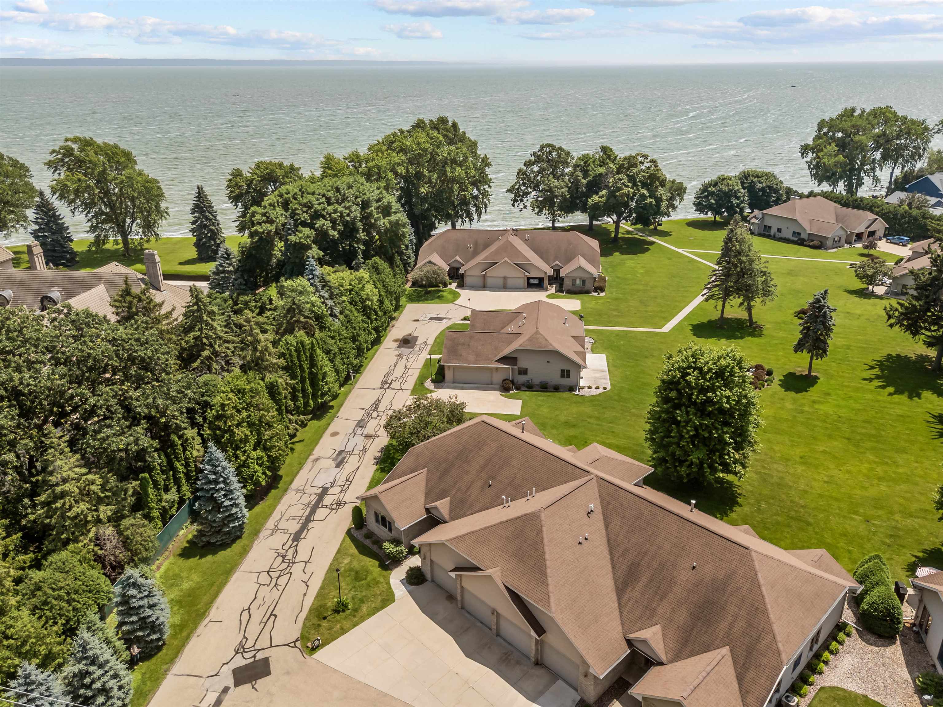 Menasha, Wisconsin, 54952, United States, 3 Bedrooms Bedrooms, ,3 BathroomsBathrooms,Residential,For Sale,1981265