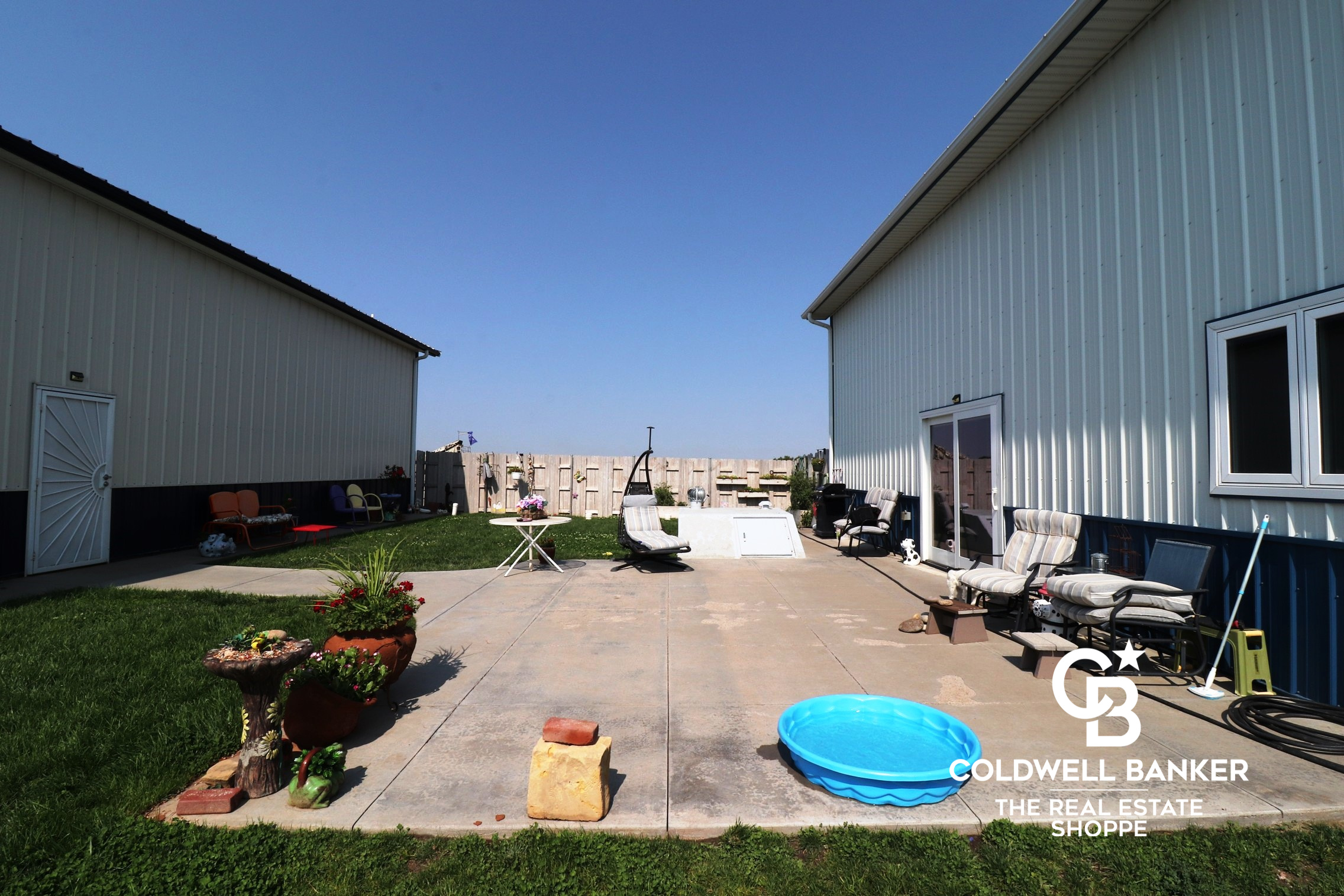 Garden City, Kansas, 67846, United States, 2 Bedrooms Bedrooms, ,Residential,For Sale,1890004