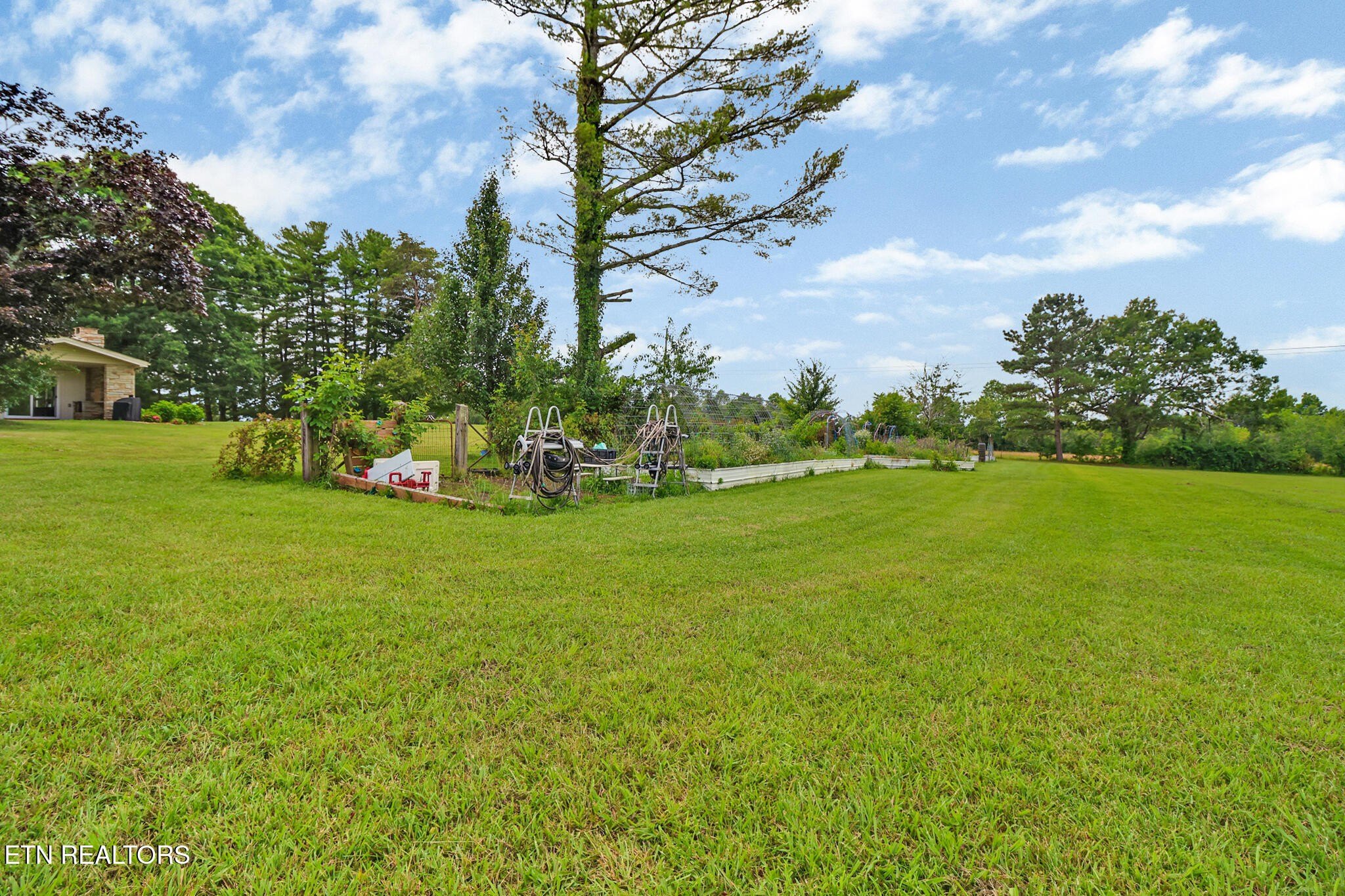 Crossville, Tennessee, 38571, United States, 5 Bedrooms Bedrooms, ,3 BathroomsBathrooms,Residential,For Sale,1909214
