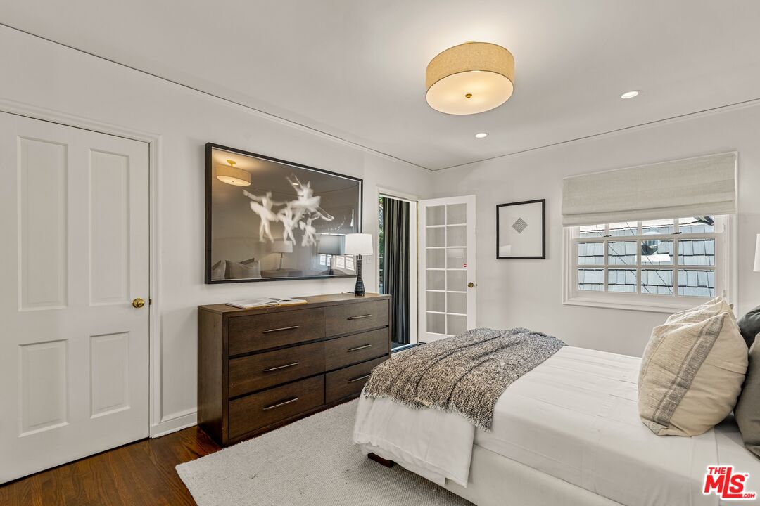 Los Angeles, California, 90046, United States, 3 Bedrooms Bedrooms, ,3 BathroomsBathrooms,Residential,For Sale,1906693