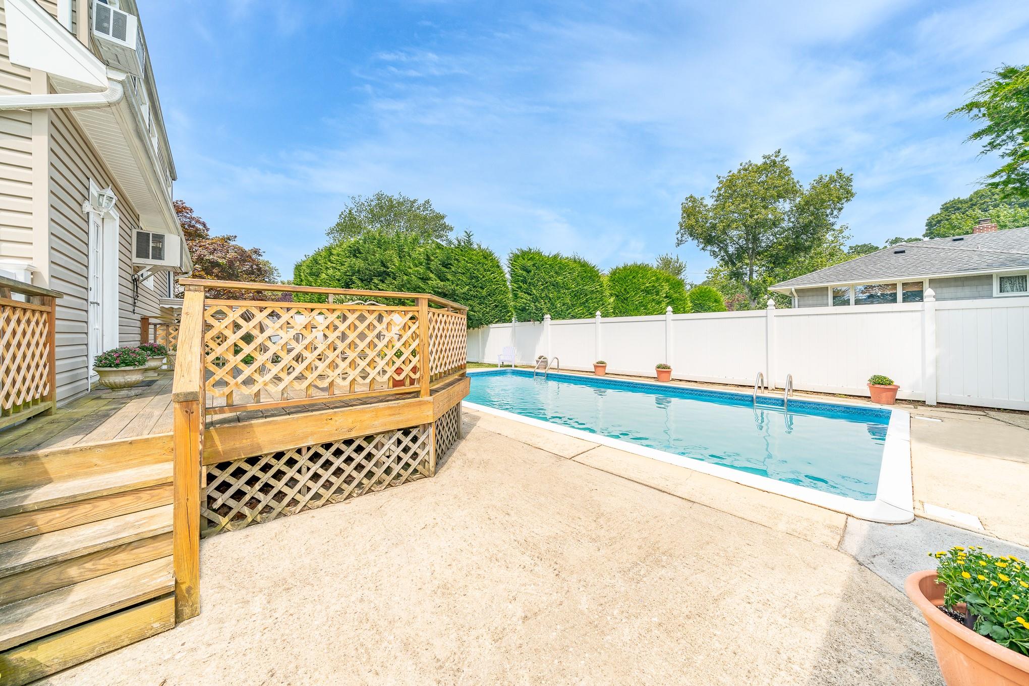 Massapequa, New York, 11758, United States, 4 Bedrooms Bedrooms, ,2 BathroomsBathrooms,Residential,For Sale,1904411