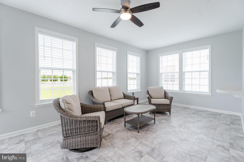 Charles Town, West Virginia, 25414, United States, 4 Bedrooms Bedrooms, ,5 BathroomsBathrooms,Residential,For Sale,1965453