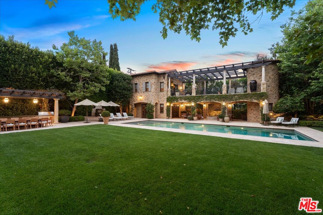 Beverly Hills, California, 90210, United States, 7 Bedrooms Bedrooms, ,15 BathroomsBathrooms,Residential,For Sale,1877085