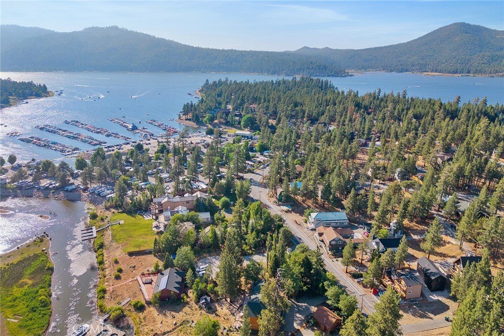 Big Bear Lake, California, 92315, United States, 3 Bedrooms Bedrooms, ,2 BathroomsBathrooms,Residential,For Sale,1896398
