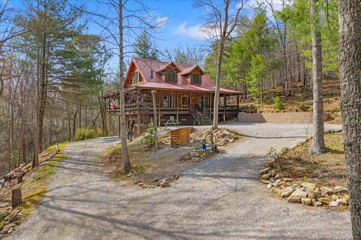 Tellico Plains, Tennessee, 37385, United States, 3 Bedrooms Bedrooms, ,3 BathroomsBathrooms,Residential,For Sale,2034978