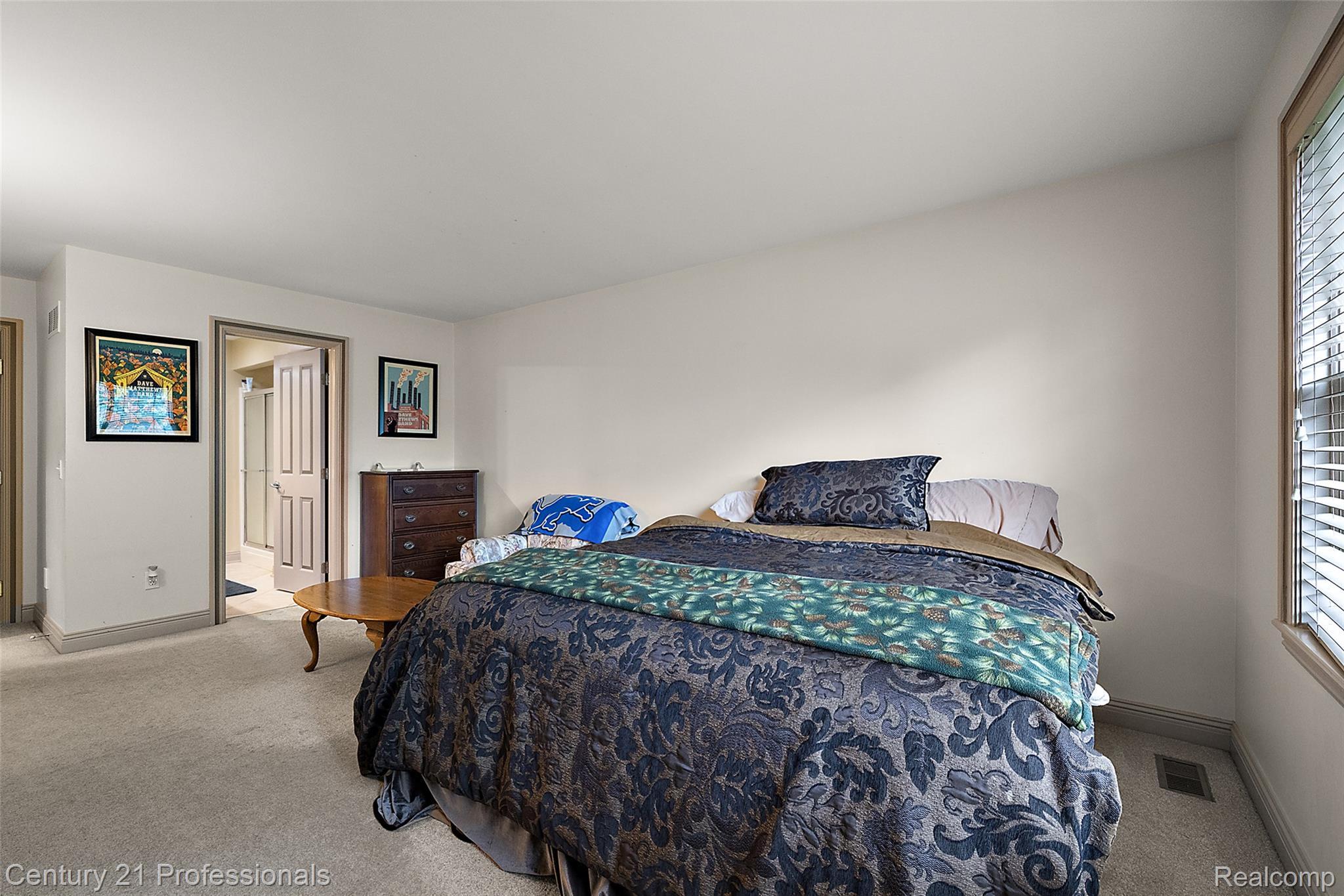 GrandBlanc, Michigan, 48439, United States, 4 Bedrooms Bedrooms, ,5 BathroomsBathrooms,Residential,For Sale,1980457