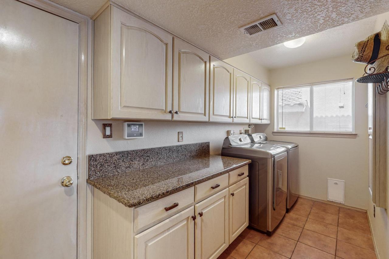 1156 NARCISCO Street NE, Albuquerque, New Mexico, 87112, United States, 4 Bedrooms Bedrooms, ,3 BathroomsBathrooms,Residential,For Sale,1156 NARCISCO Street NE,1637423