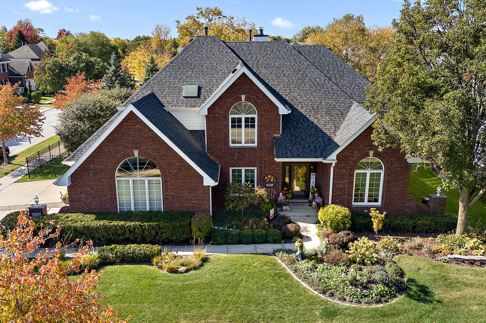 Orland Park, Illinois, 60467, United States, 4 Bedrooms Bedrooms, ,5 BathroomsBathrooms,Residential,For Sale,1987350