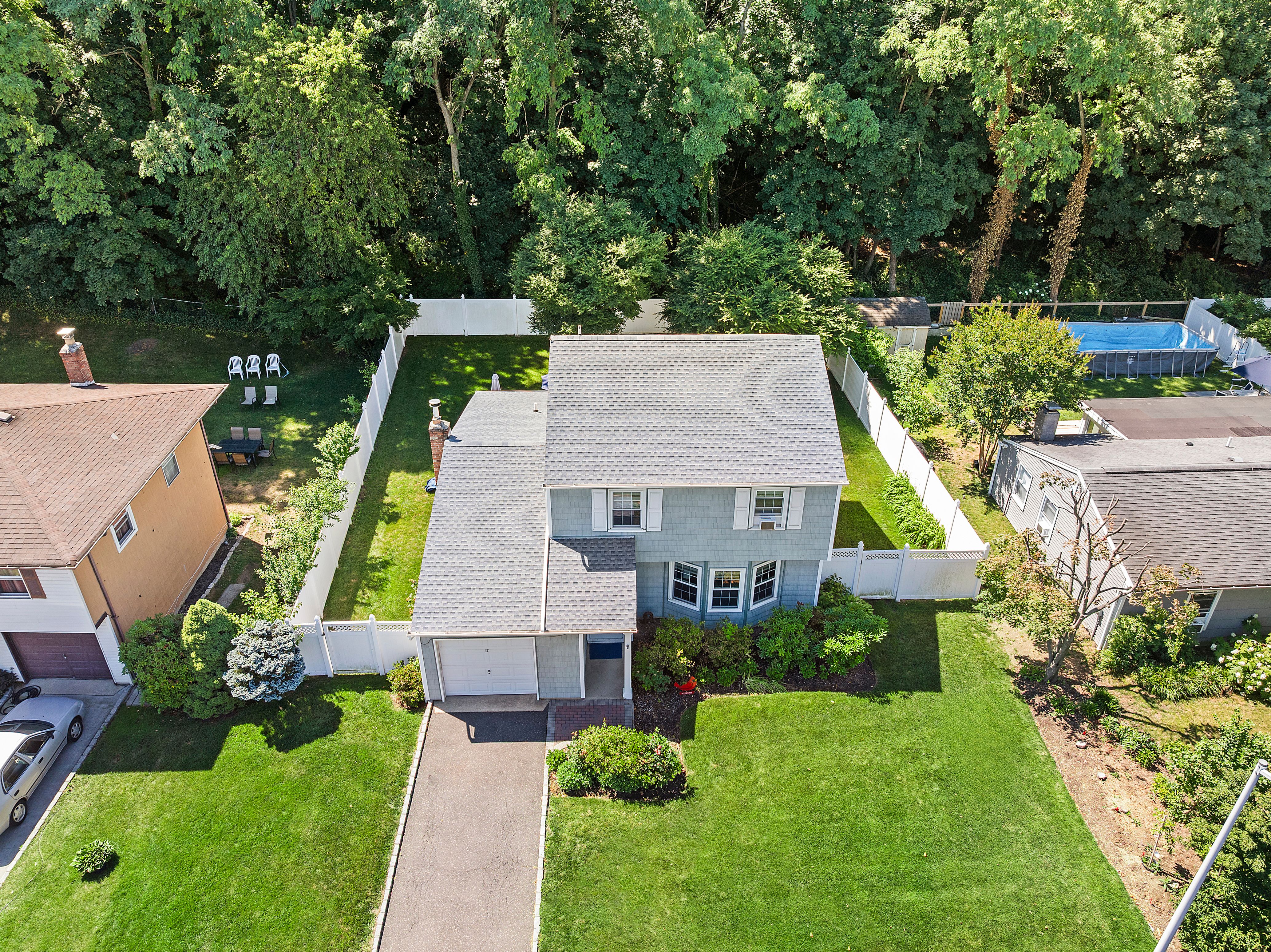  17 Harmony Lane, Glen Cove, NY, 11542 - 物件實景