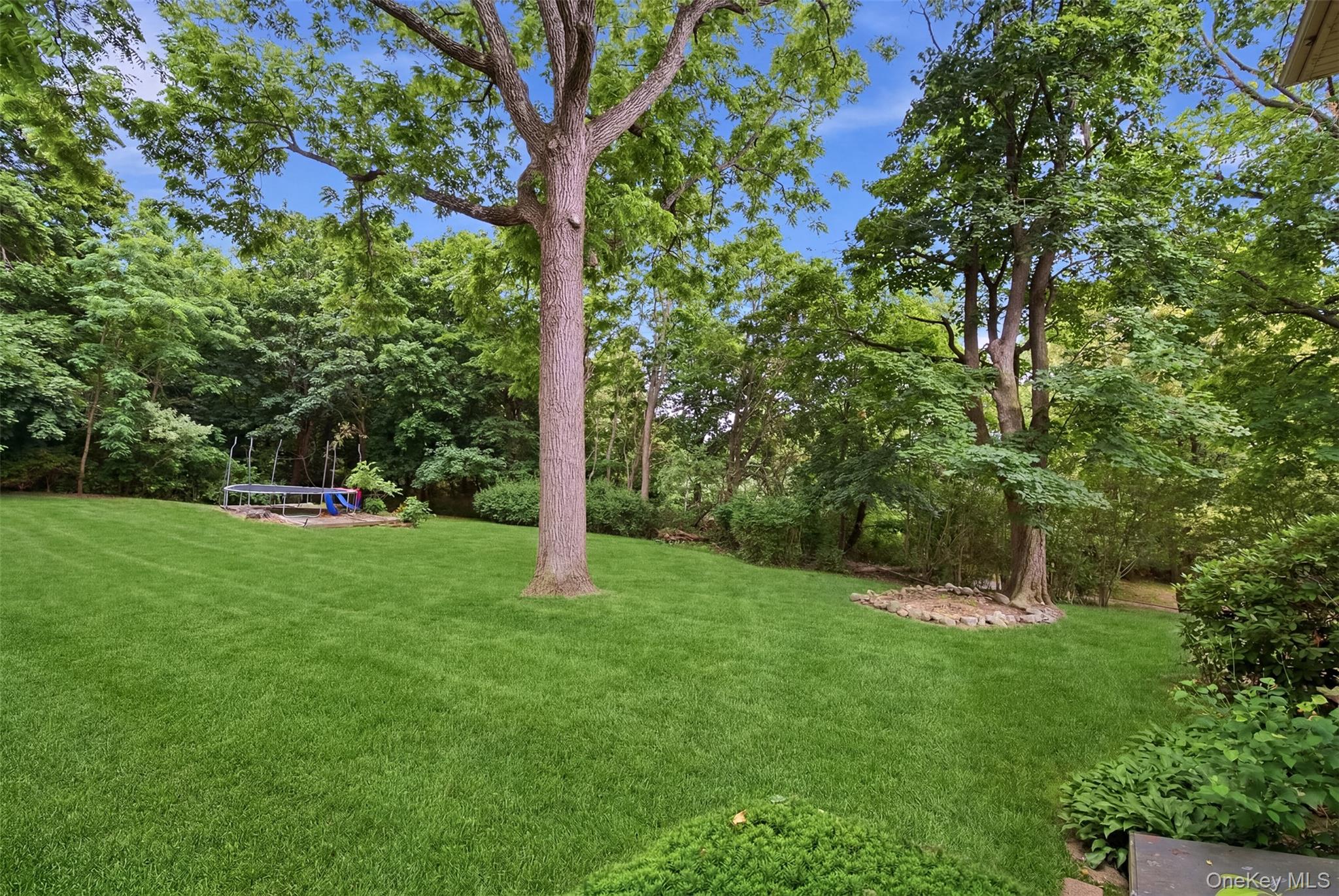  863 Lake Road, Huntington, NY, 11743 - 物件實景