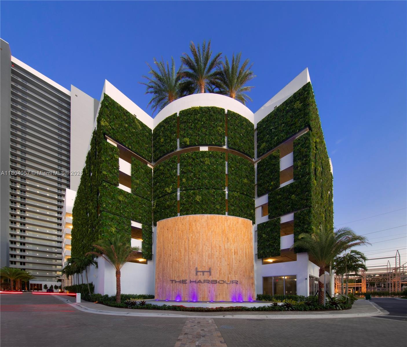 North Miami Beach, Florida, 33160, United States, 2 Bedrooms Bedrooms, ,2 BathroomsBathrooms,Residential,For Sale,1826638