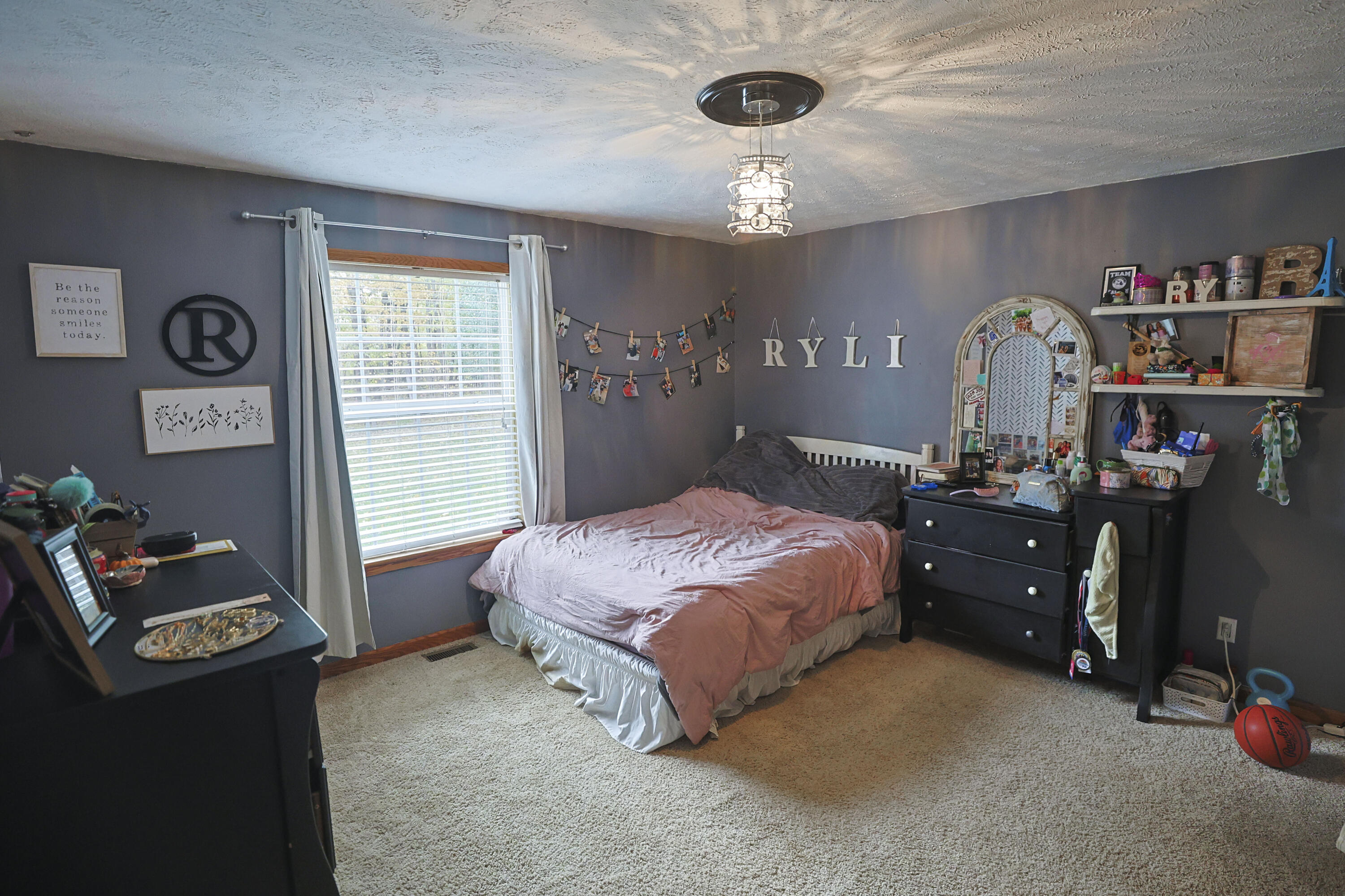 Cassopolis, Michigan, 49031, United States, 3 Bedrooms Bedrooms, ,2 BathroomsBathrooms,Residential,For Sale,1987063