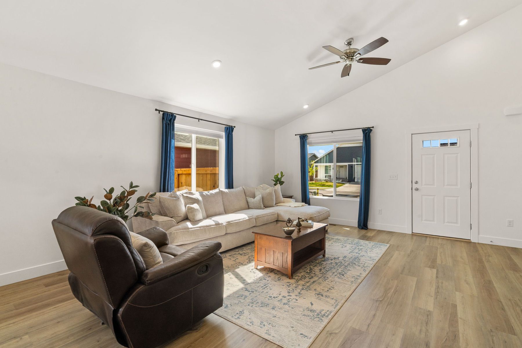  707 Thrice Loop - 物件實景