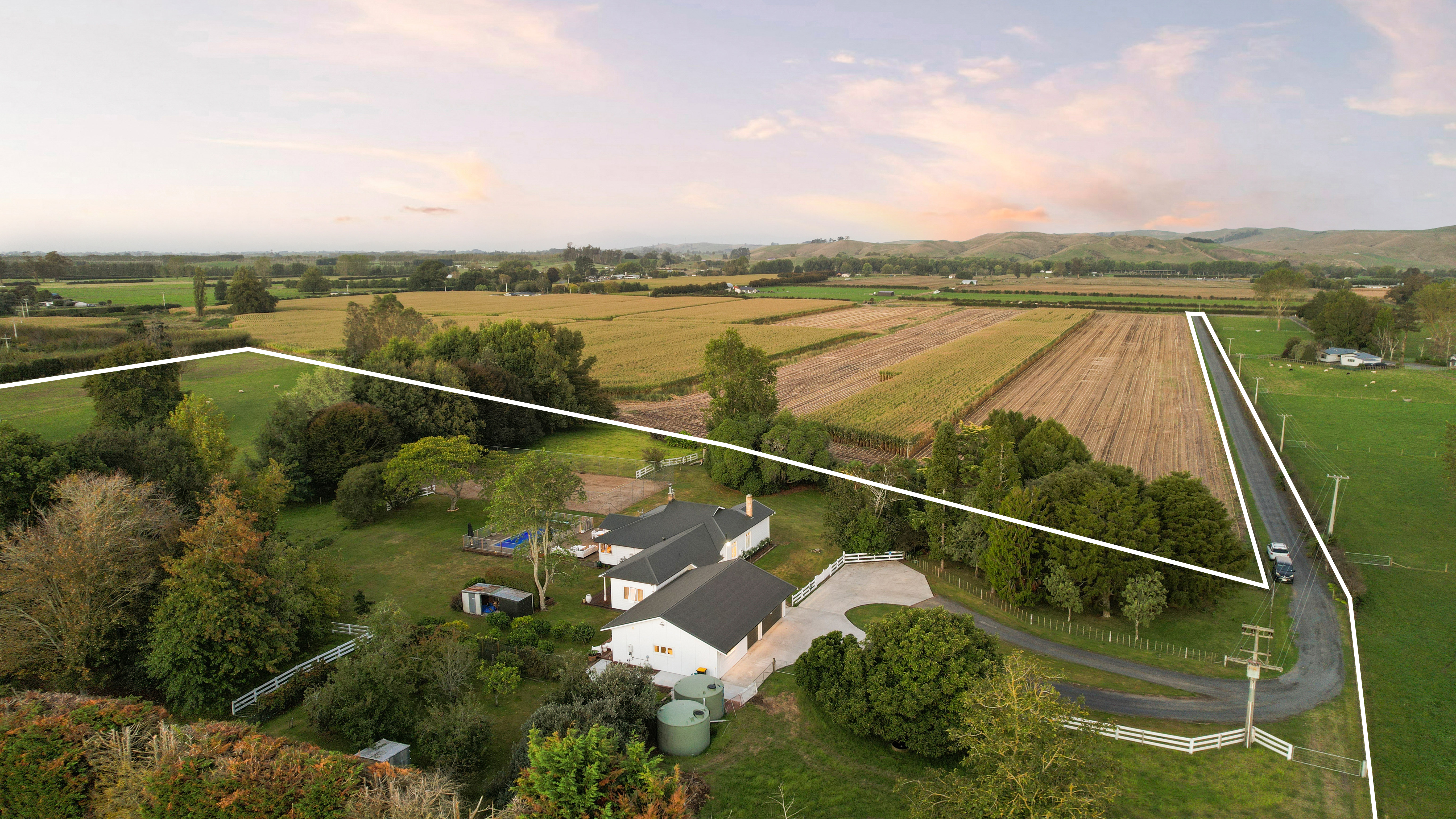  Chic Character with Acreage - 物件實景