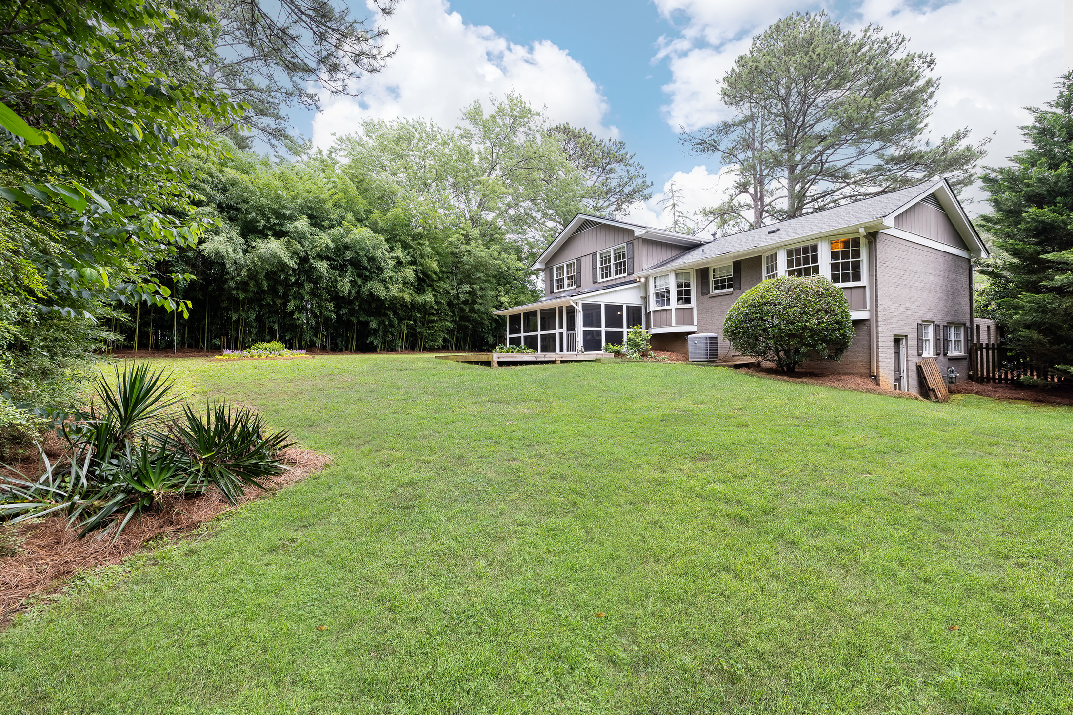  Beautifully Updated Home in Sought-after Arden Woods Neighborhood of Dunwoody - 物件實景